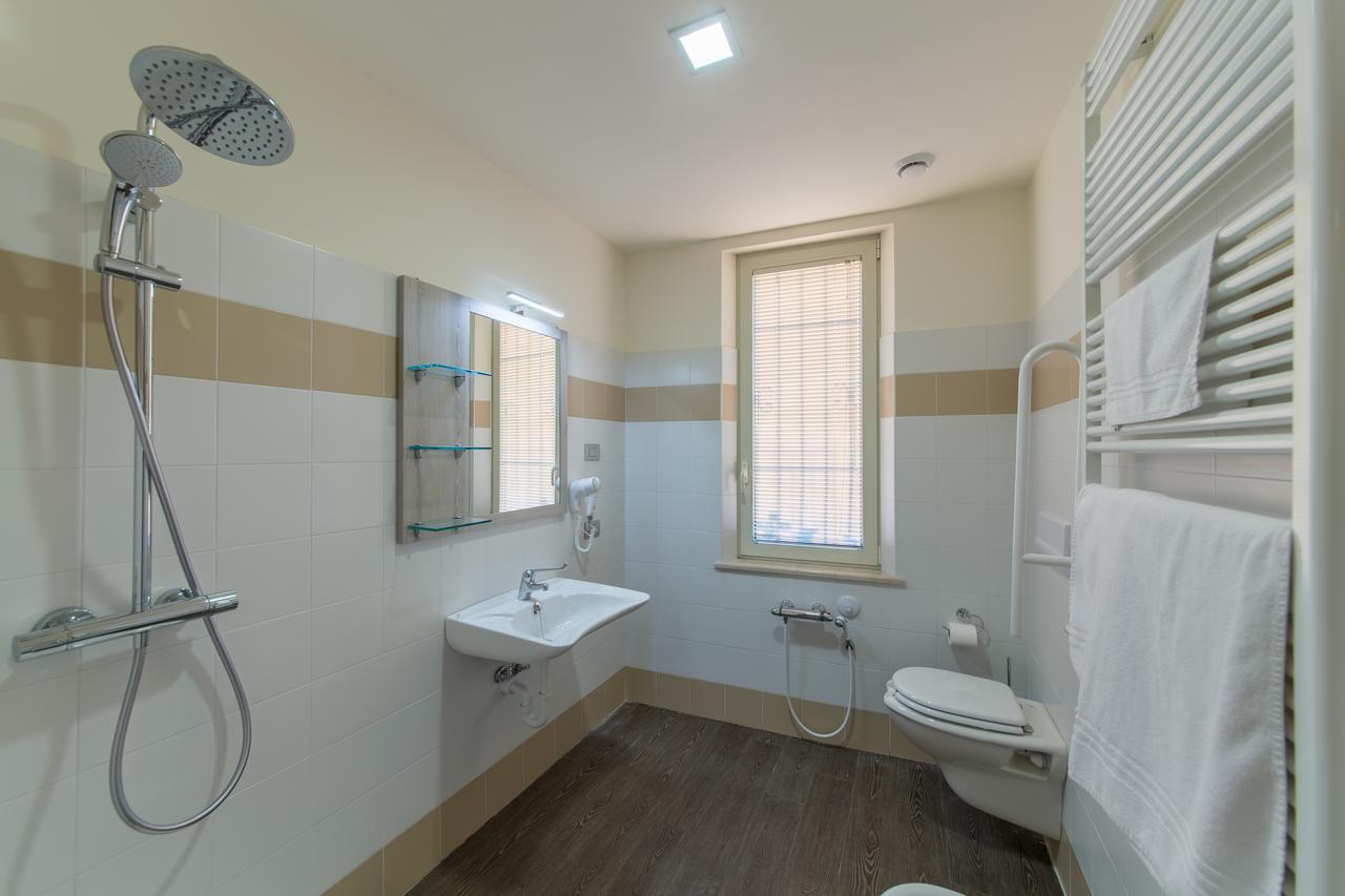 Hotel Panineria Colombera Rossa Brescia Extérieur photo