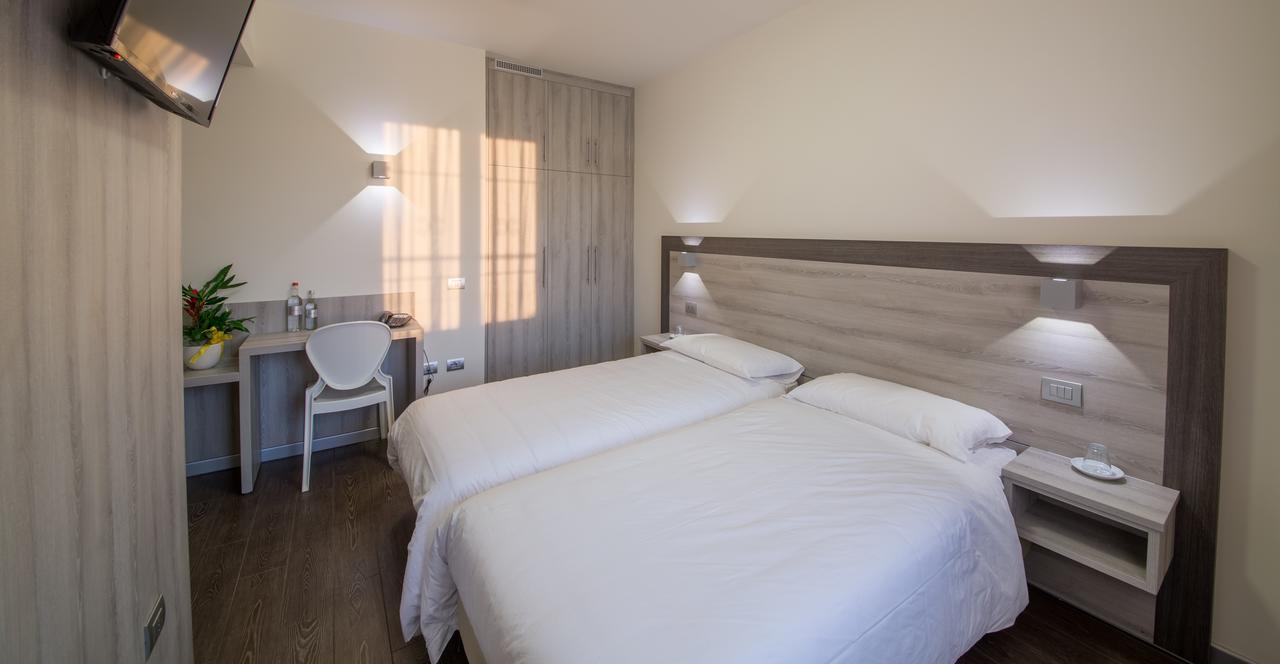 Hotel Panineria Colombera Rossa Brescia Extérieur photo