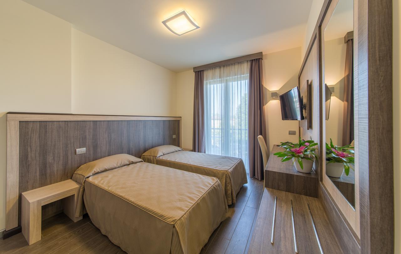 Hotel Panineria Colombera Rossa Brescia Extérieur photo